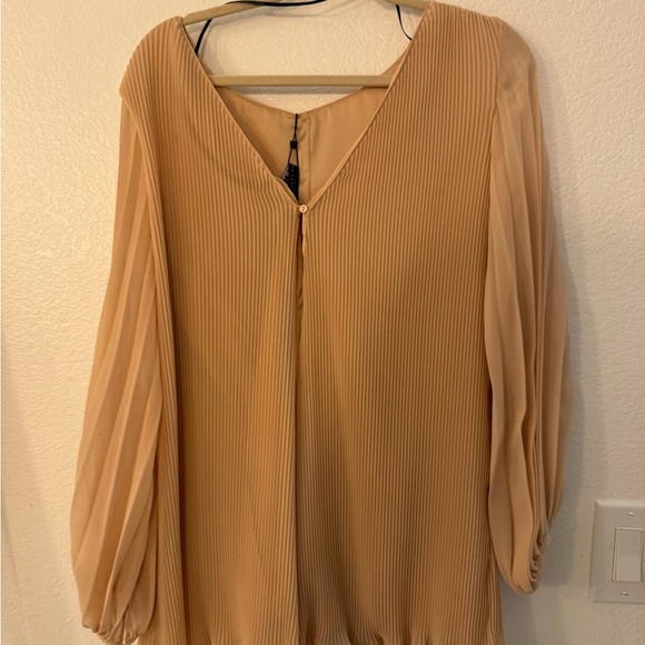 Elegant Pleated Romper - Picture 8 of 10